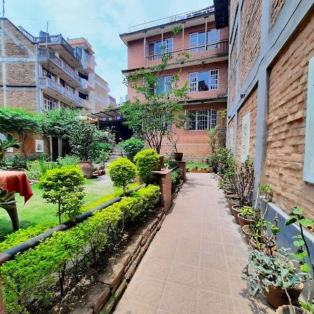 Pradhan House - Home Stay With Garden Bhatgoan Exteriör bild
