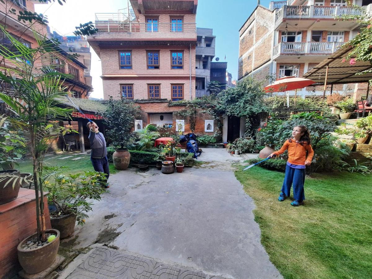 Pradhan House - Home Stay With Garden Bhatgoan Exteriör bild