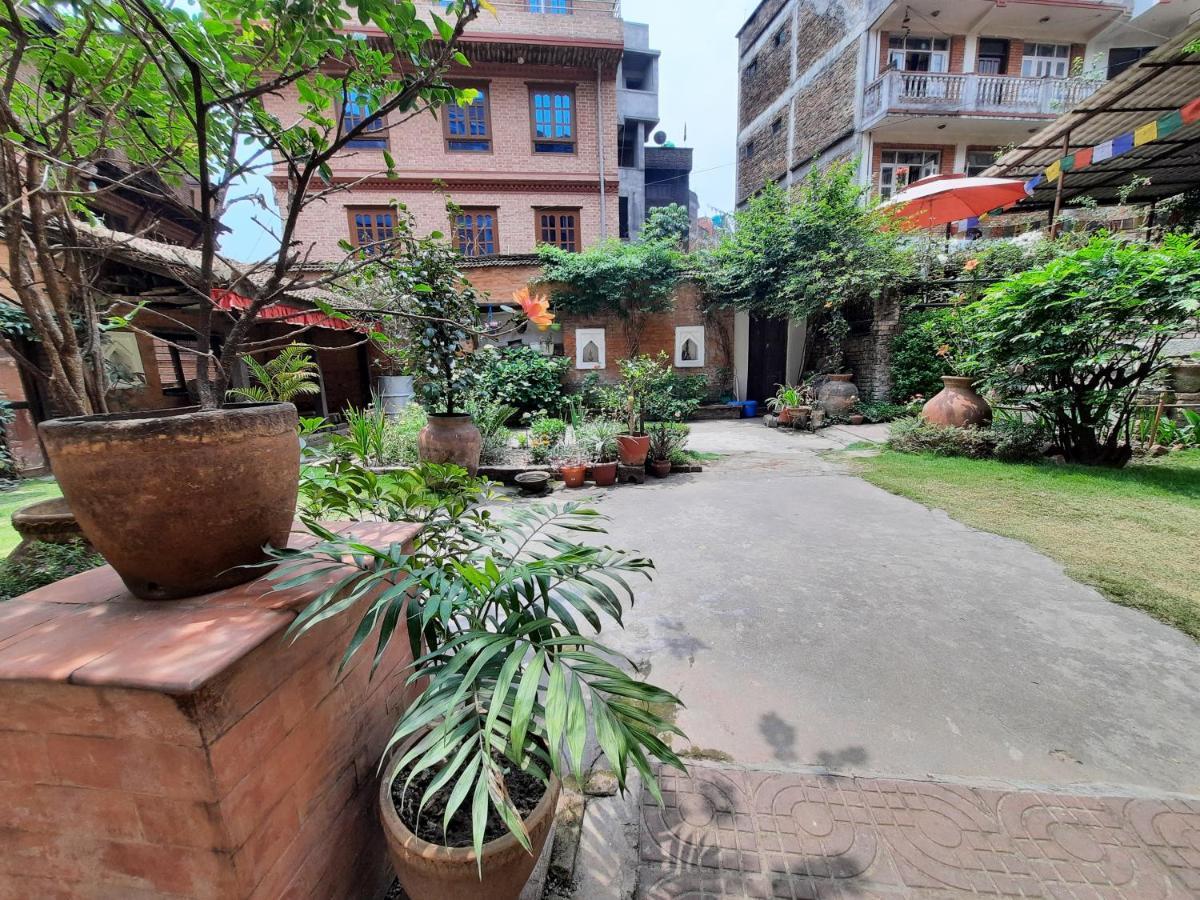 Pradhan House - Home Stay With Garden Bhatgoan Exteriör bild
