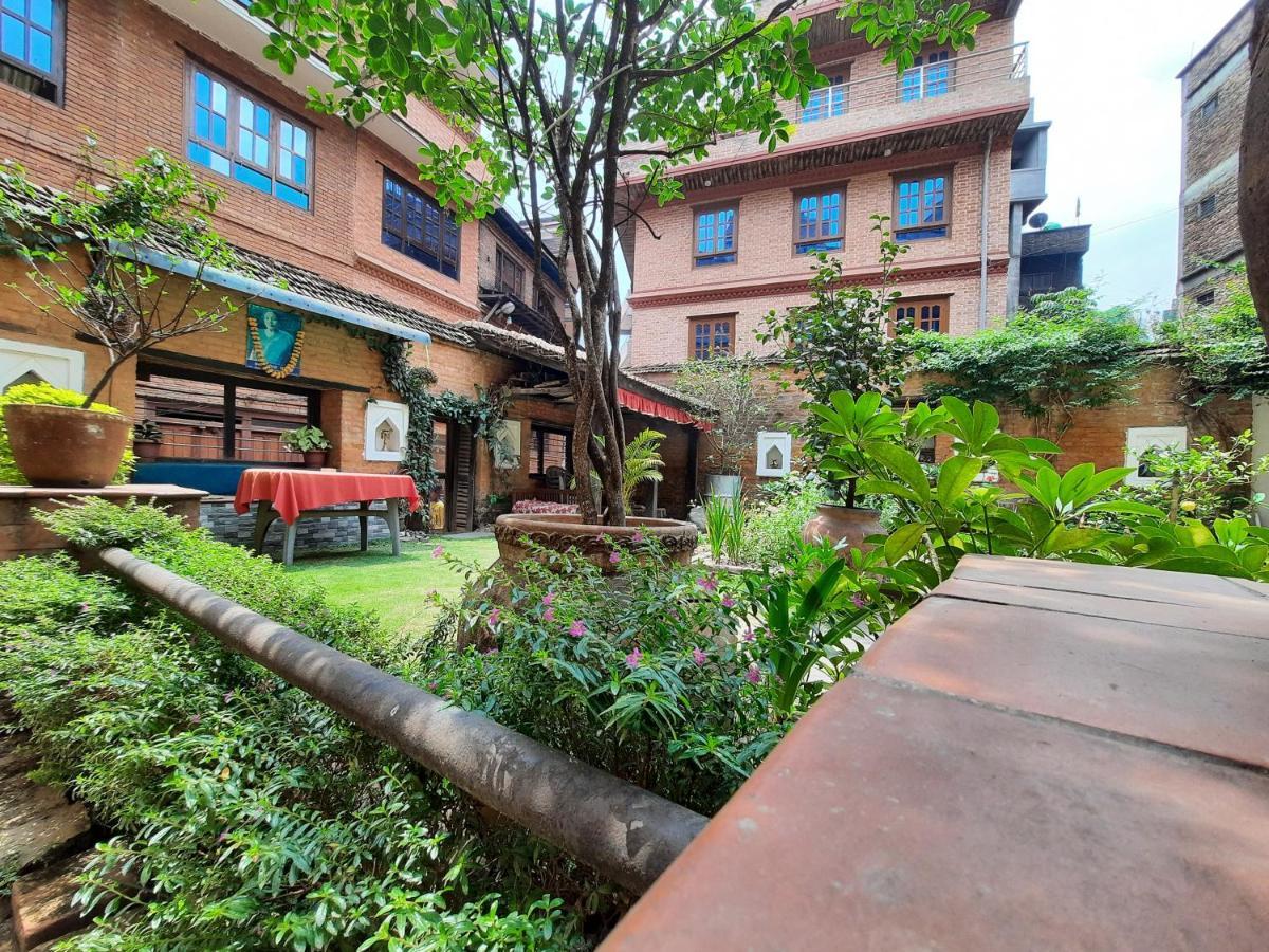 Pradhan House - Home Stay With Garden Bhatgoan Exteriör bild