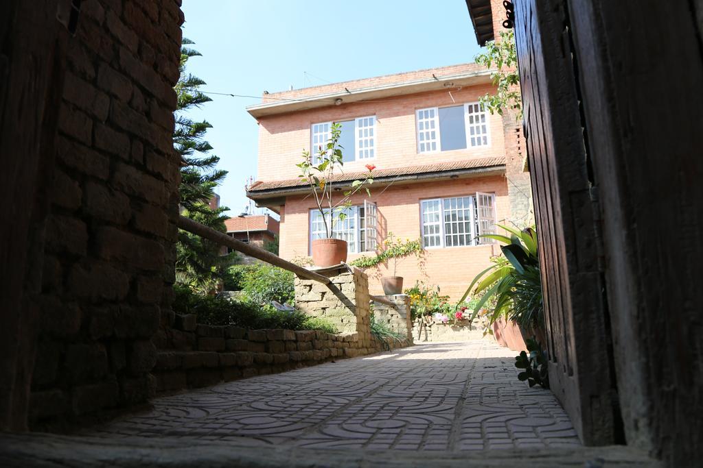 Pradhan House - Home Stay With Garden Bhatgoan Exteriör bild