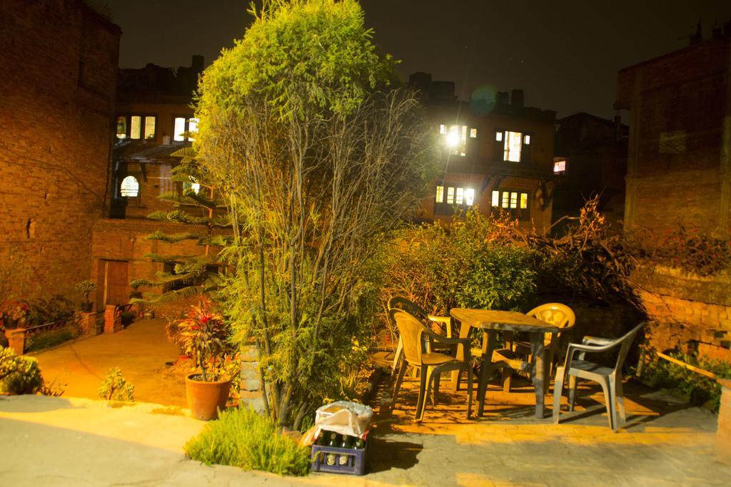 Pradhan House - Home Stay With Garden Bhatgoan Exteriör bild