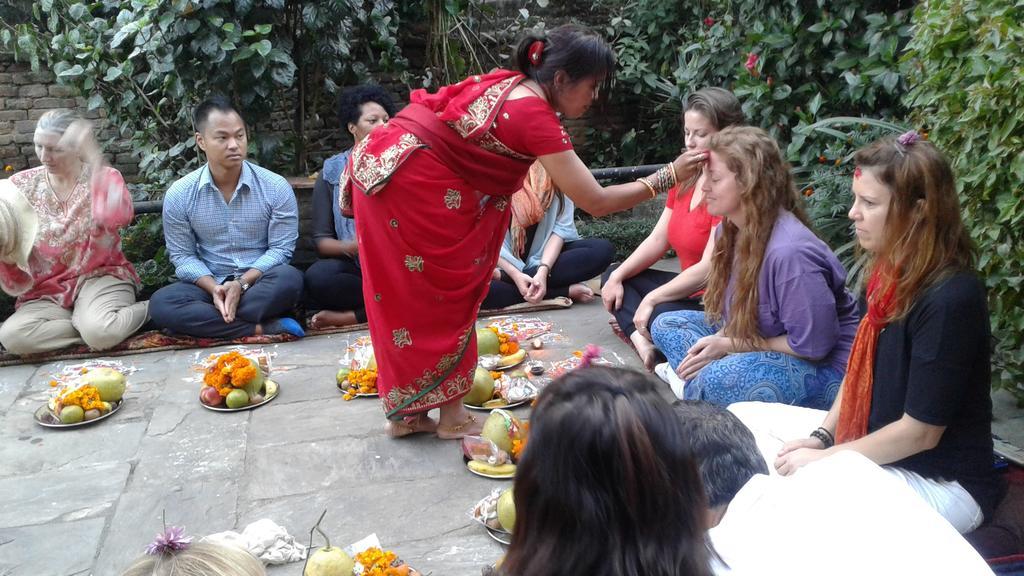 Pradhan House - Home Stay With Garden Bhatgoan Exteriör bild