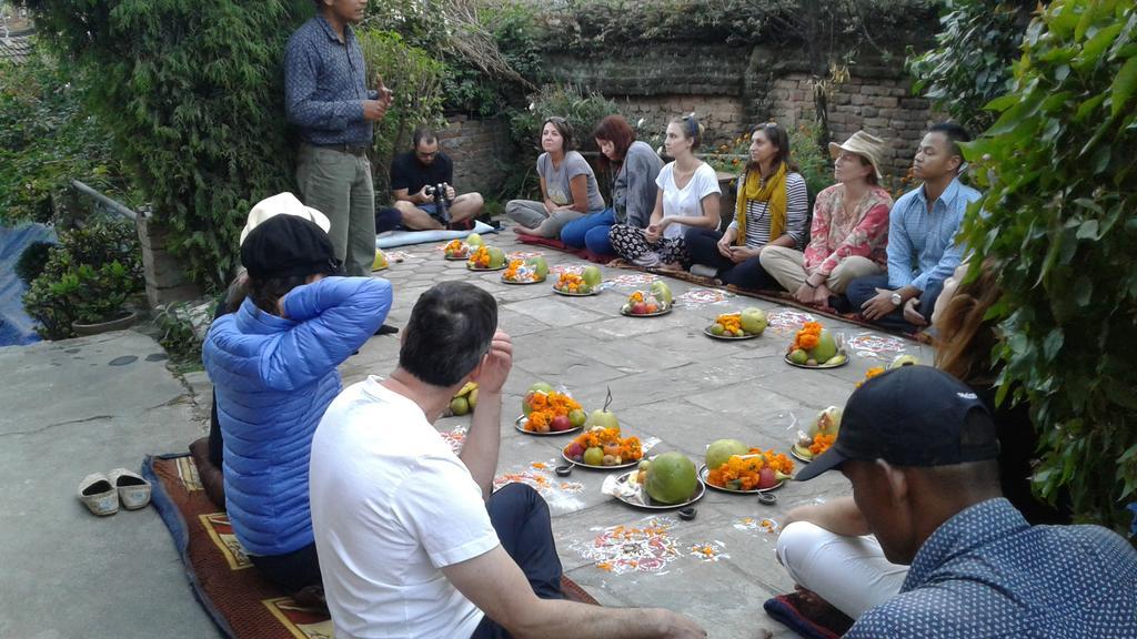Pradhan House - Home Stay With Garden Bhatgoan Exteriör bild