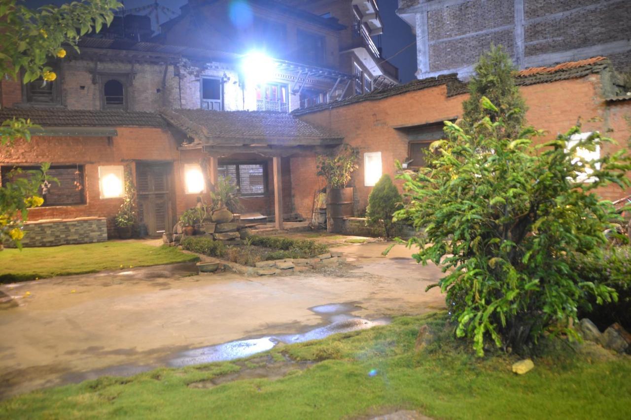 Pradhan House - Home Stay With Garden Bhatgoan Exteriör bild